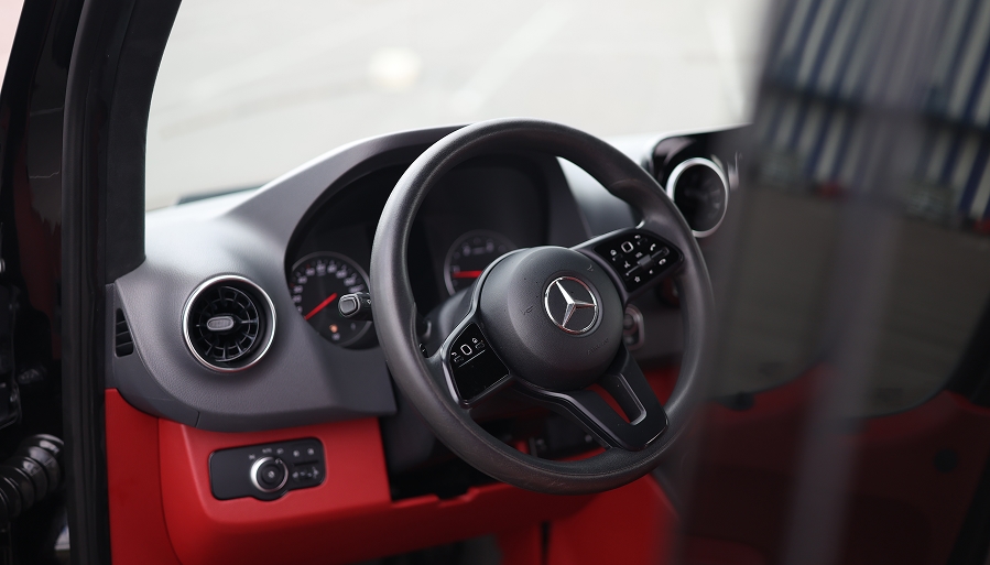 Mercedes Sprinter Long Red – детальне фото 5